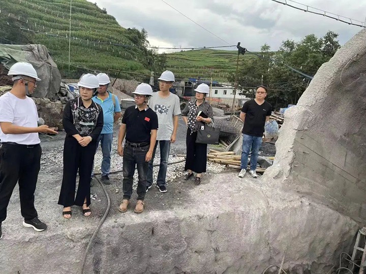 【简讯】罗平县政协党组书记、主席王冬梅到东城公司调研、后所煤矿公司开展红色教育活动、威信煤炭公司开展夏季送清凉活动