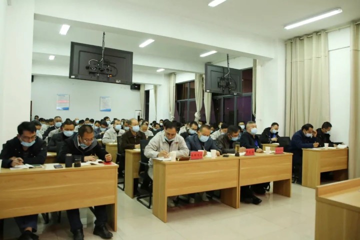 918博天堂·(中国区)官方网站（煤化）集团党委委员、副总经理施从伟到镇雄煤业宣讲党的二十大精神