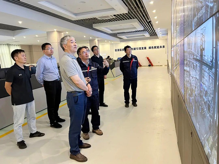 【主题教育】省国资委党委委员、副主任洪国正到先锋化工公司开展主题教育调研