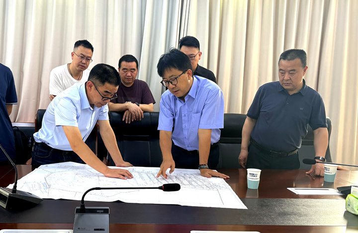 集团党委委员、副总经理施从伟到镇雄煤业长岭煤矿调研